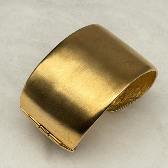 Vintage Signed Kenneth Lane Matte Gold Wide Hinged Cuff Bracelet KJL 1.5”x 6.5” - Picture 2 of 16